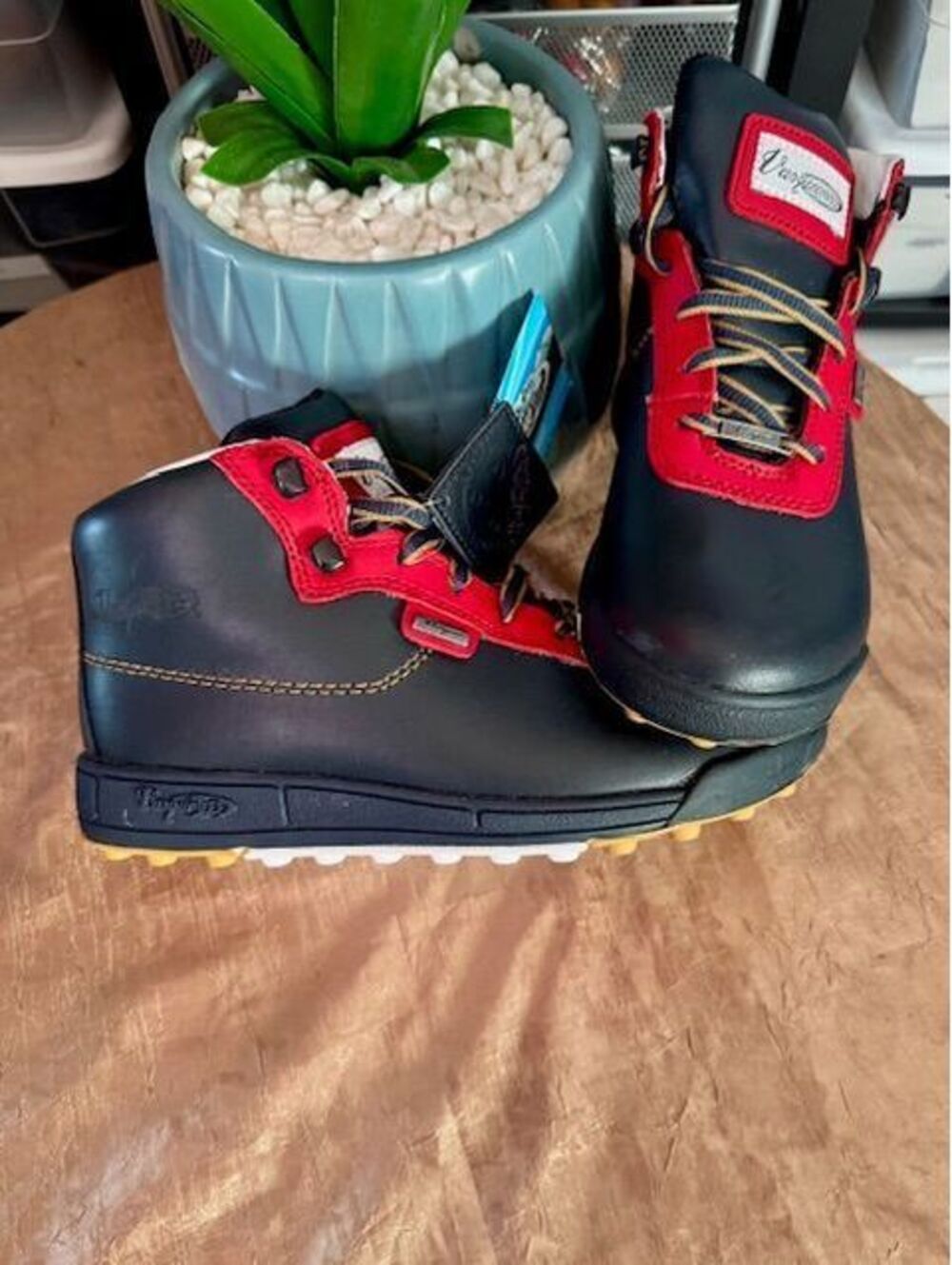 Vasque Classic Leather Boots (Navy Blue/Red) Sz-4